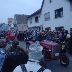 2005: 5.2.: Rot-Wei-Ball in der Wagenhalle Griesheim / 6.2. Umzug in Bttelborn