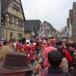 2005: 5.2.: Rot-Wei-Ball in der Wagenhalle Griesheim / 6.2. Umzug in Bttelborn