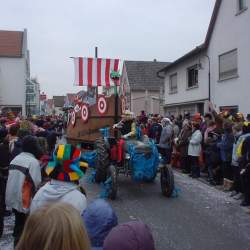 2005: 5.2.: Rot-Wei-Ball in der Wagenhalle Griesheim / 6.2. Umzug in Bttelborn