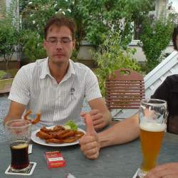 2005, 1.8.: Riesenburger bei Uncle Sams Diner in Heppenheim