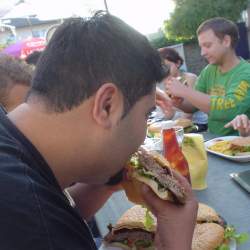 2005, 1.8.: Riesenburger bei Uncle Sams Diner in Heppenheim