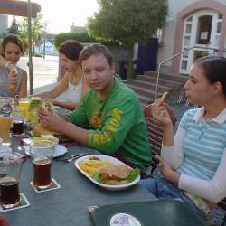 2005, 1.8.: Riesenburger bei Uncle Sams Diner in Heppenheim