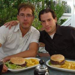 2005, 1.8.: Riesenburger bei Uncle Sams Diner in Heppenheim