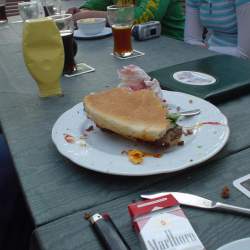 2005, 1.8.: Riesenburger bei Uncle Sams Diner in Heppenheim