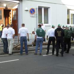 Kerb 2008 in Griesheim: Baumstellen am Donauschwabenhof